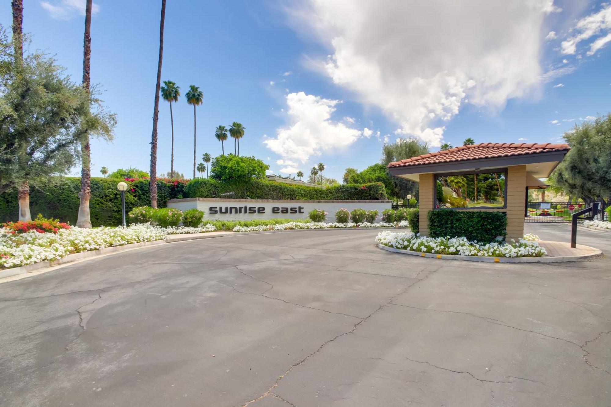 Ferienwohnung Sunny Palm Springs Haven Fenced Patio, 6 Pools! Exterior foto